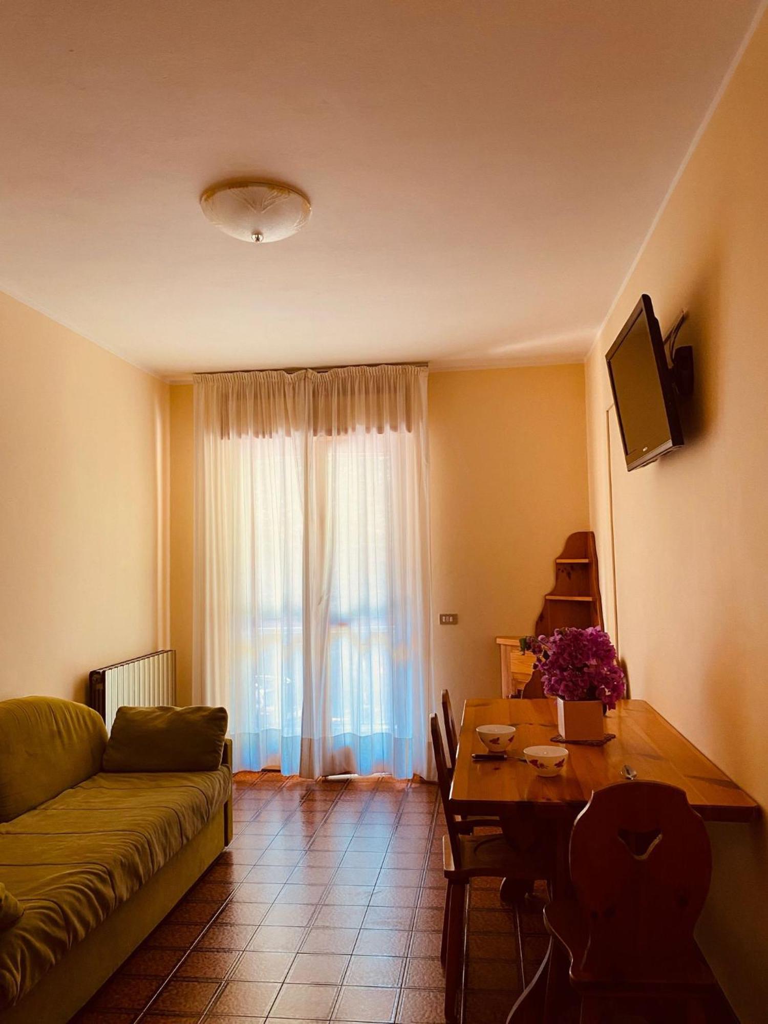 Residence Hotel Maxi Limone sul Garda Quarto foto